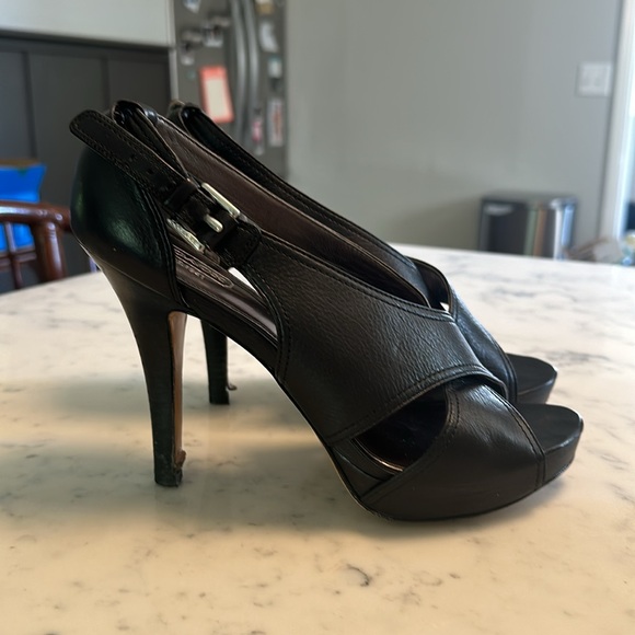 Coach Adelle Leather Crossover Strap Heel. - Picture 3 of 7